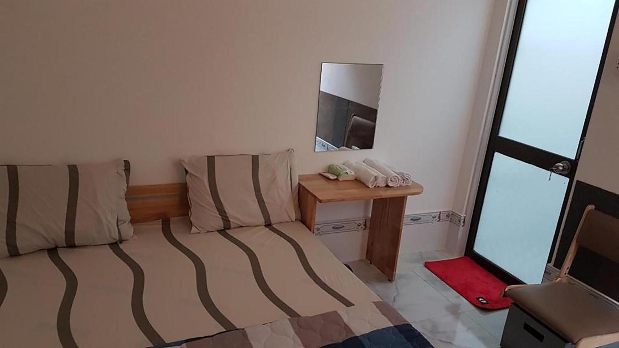 Hoa Lan Motel & Homestay Giong Tu Dien Esterno foto