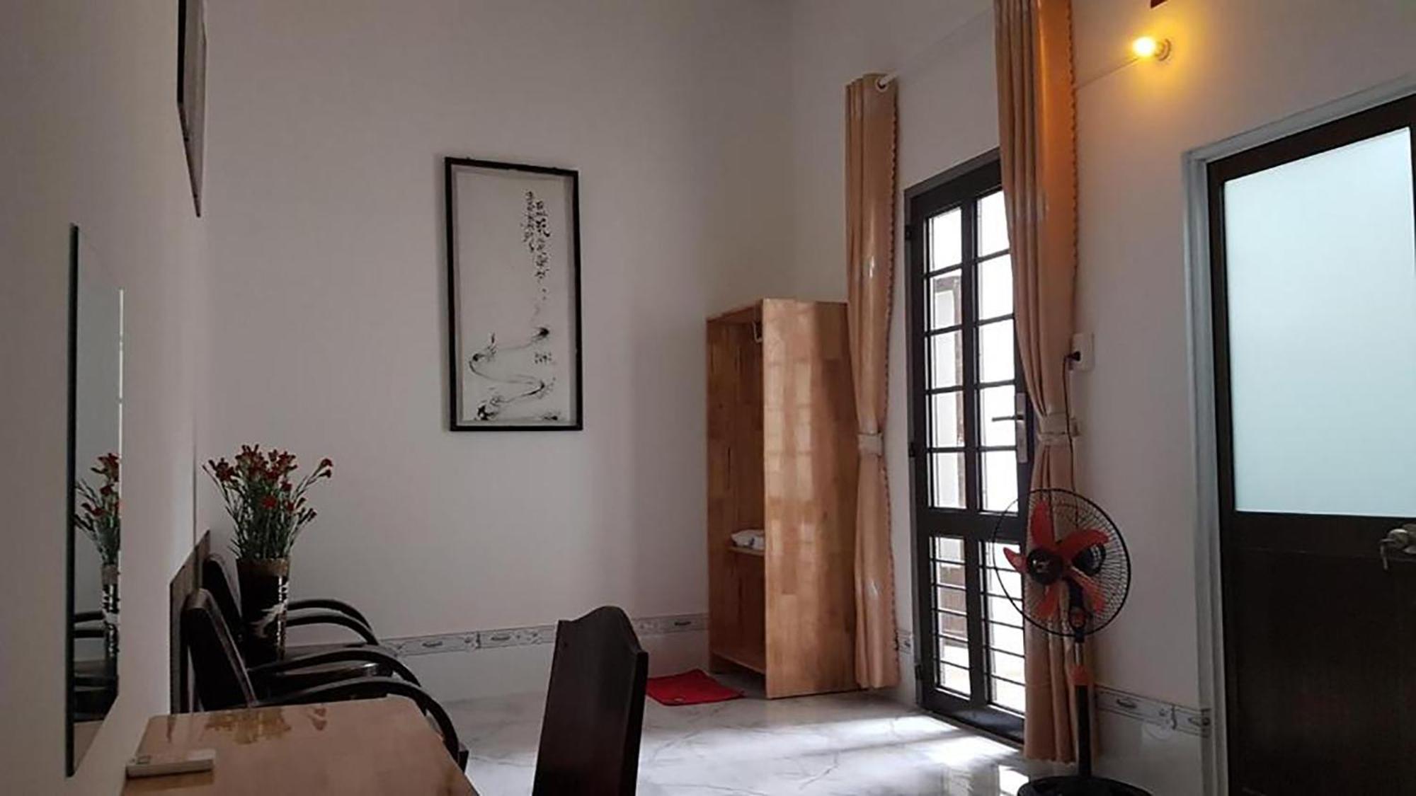 Hoa Lan Motel & Homestay Giong Tu Dien Esterno foto
