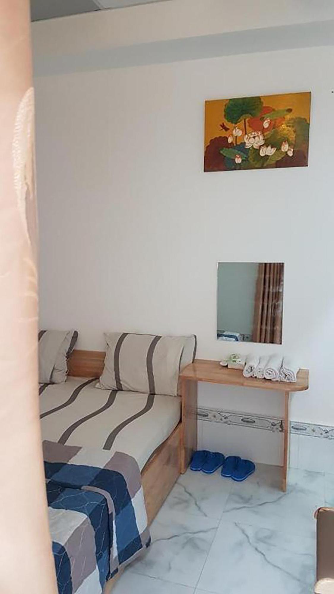 Hoa Lan Motel & Homestay Giong Tu Dien Esterno foto